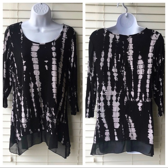B.L.E.U. Tops - Black and White tie-dye B.L.E.U Tunic Top- M
